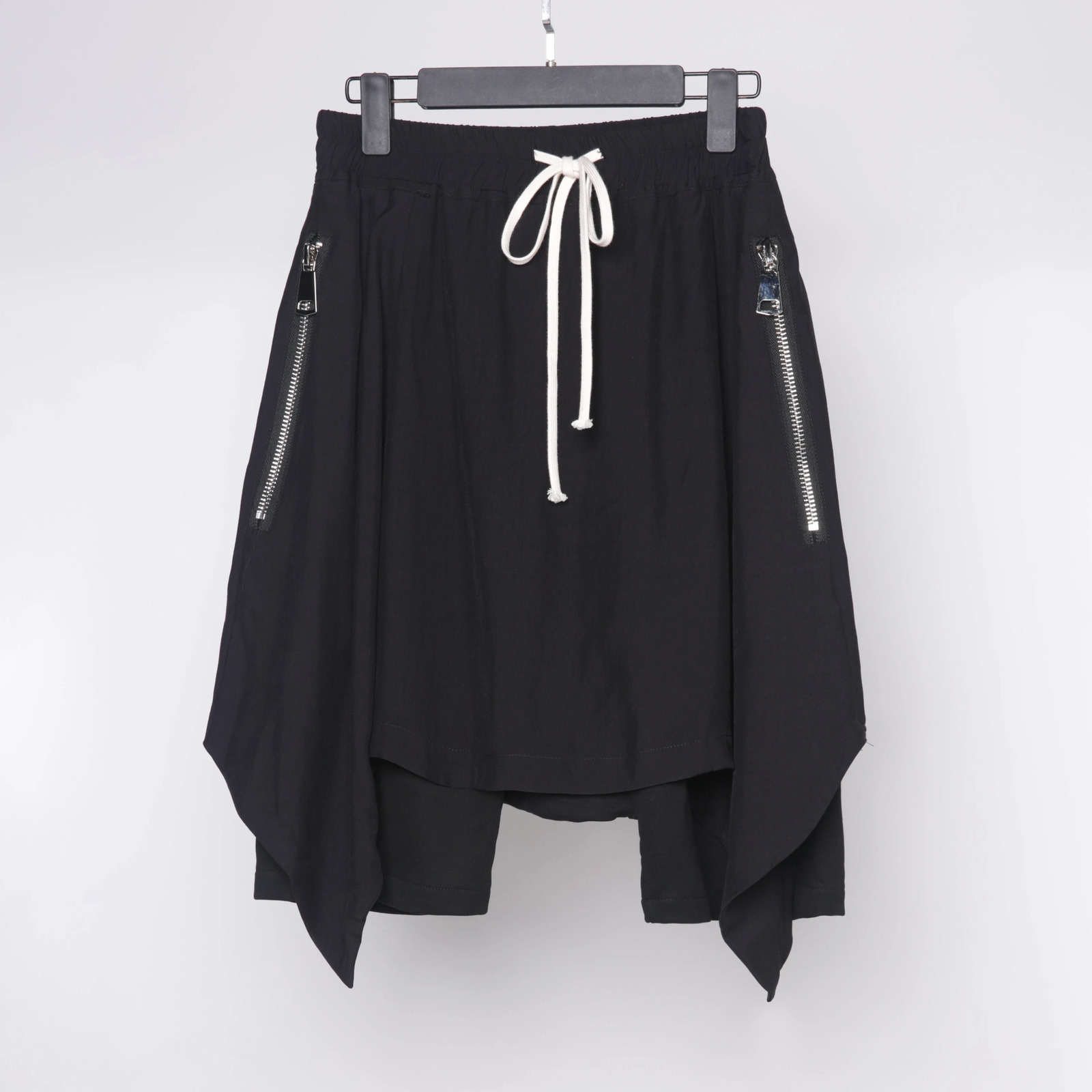 Dark n vertical stitching zipper personality loose shorts in the original culottes and style ro 250304