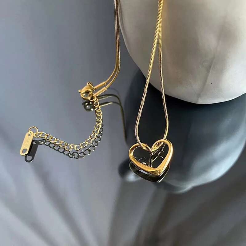 316L Stainless Steel Love Heart Pendant Necklace For Women Fashion Ladies Gold Color Clavicle Chain High Quality Jewelry Gifts