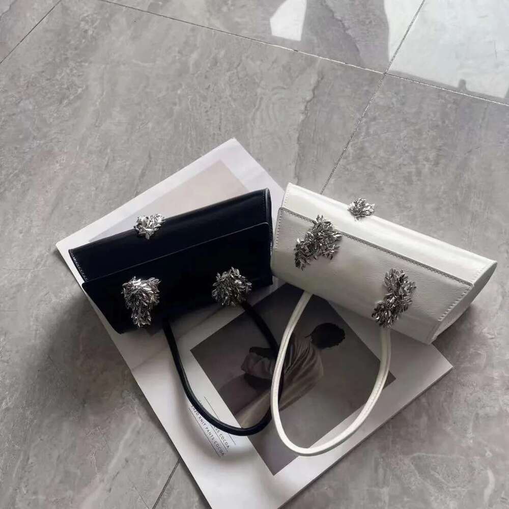 Women's Niche Design Heavy Industry Leaf Fireworks Handbag Versatile Armpit Bag New