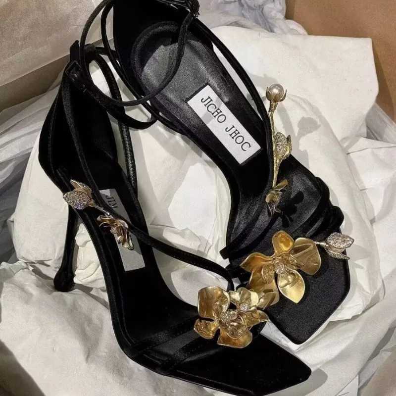 Womens Fi Bag Heel Sandals Summer New Square Head Open Toe Metal Flower Anti-slip Wear-resistant Stiletto HeelsXJ2500305
