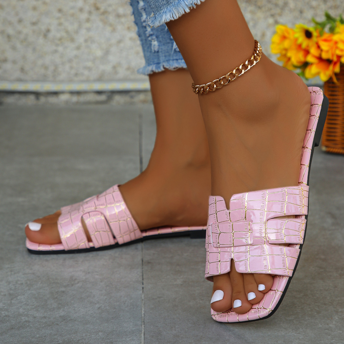 Free Shipping slides designer Slippers for womans flat sandals fashion Square Peep Toe slipper outdoor Indoor holiday women shoes