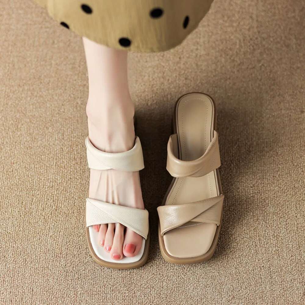 Women's Summer Outdoor Wear Designer New Thick Soled High-heeled Slippers Women Sandals womenshoes