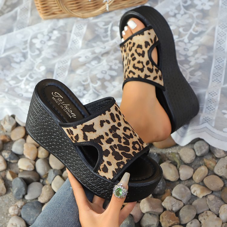 oversized leopard print thick soled wedge heel with straight strap sandals for summer women in 2025 ddmykukumalu