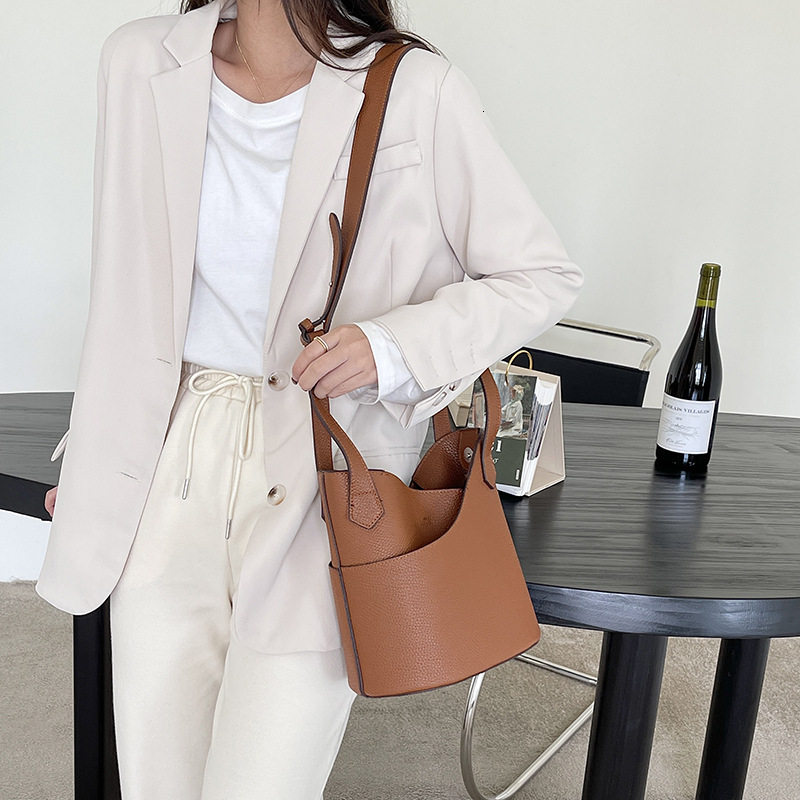 Vegetable Basket Women's High-End Sense, Exquisite And Niche Casual Crossbody Shoulder Bag, PU Leather Large Capacity Portable Bucket Bag