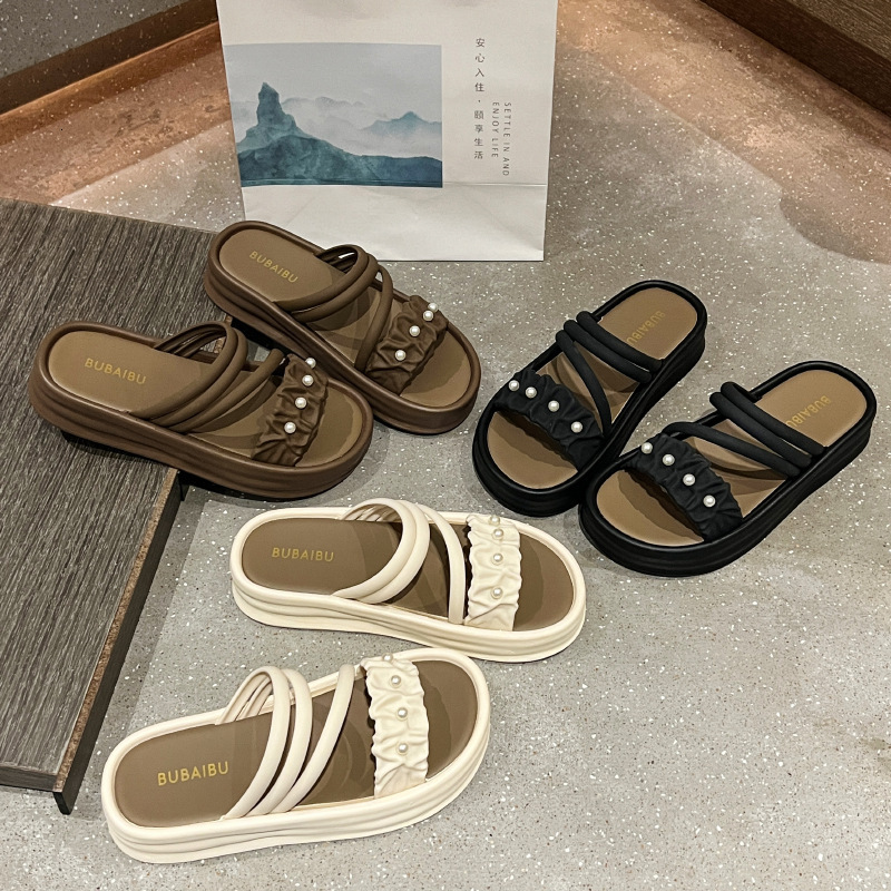 2025 New Slippers Designer Women's Summer Jacket New Fashionable Thick Style Cool Floor Dragging Casual Double Wear Beach Women's Sandals