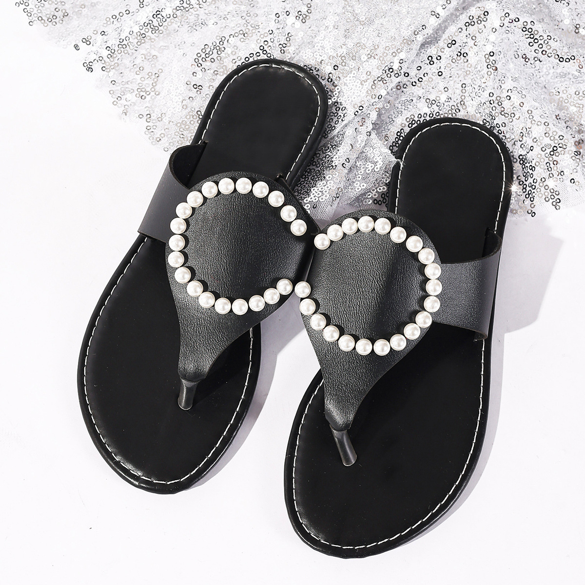 2025 Summer New Pearl Round Head Shoes Designer Women's Flat Herringbone Sandals Trendy Casual Slippers
