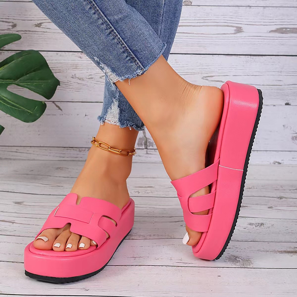 Free Shipping 2025 new slides designer Slippers for womans platform sandals fashion black slipper outdoor Indoor shoes women