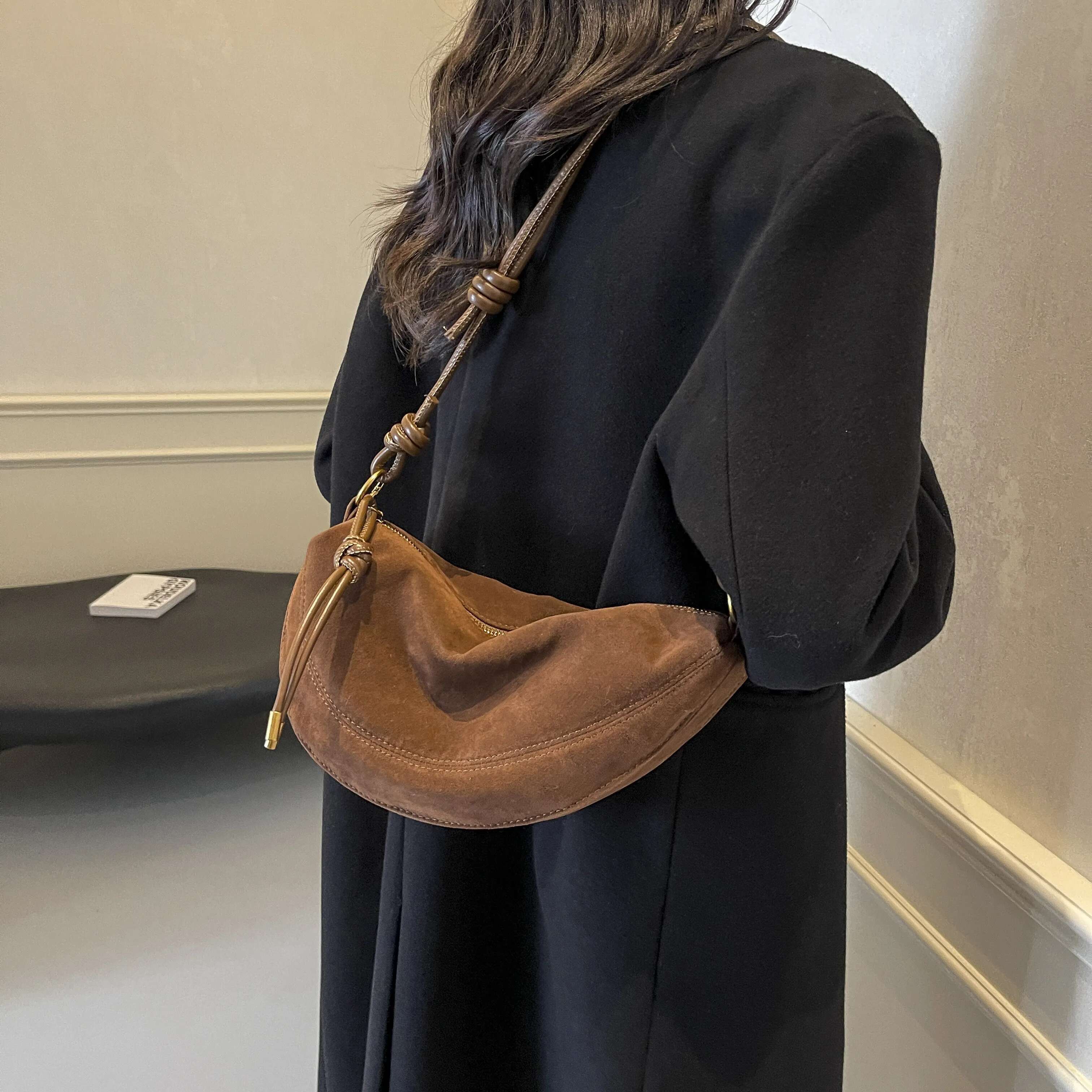 Retro Design, Fashionable Versatile Single Shoulder Bag, Women's Autumn New Item, High-End And Crossbody Dumpg Bag