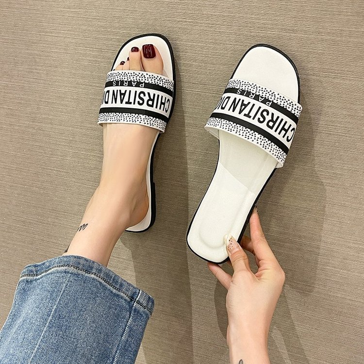 Free Shipping slides designer Slippers for womans flat sandals fashion summer casual Square Toe slipper Indoor shoes women