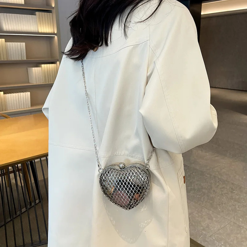 Mini Hollow Metal Heart Shape Clutch Handbag For Women Fashion Evening Party Bag Box Shoulder Chain Purse 250304