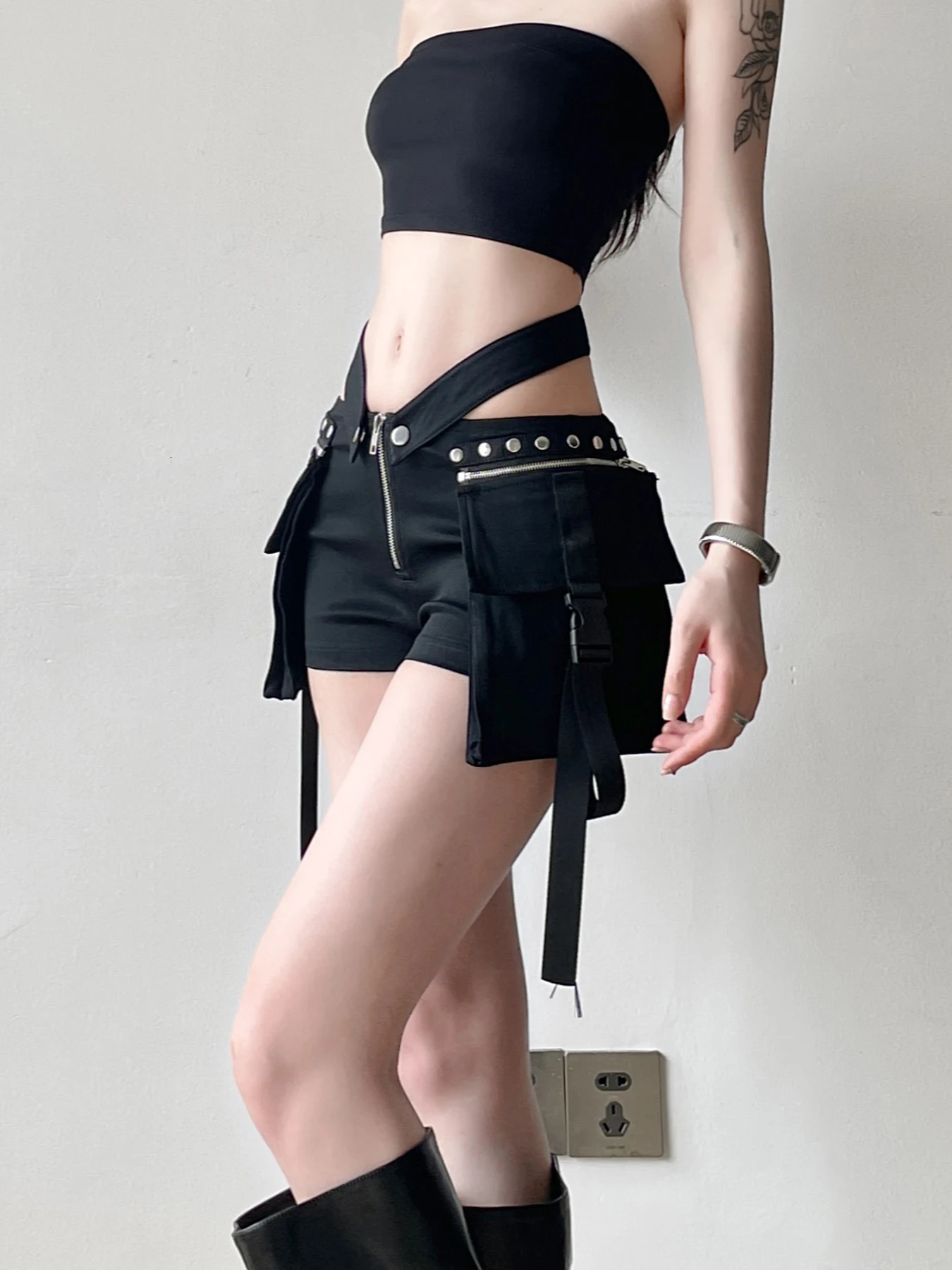 Rockmore Gothic Black aist Pocket Shorts Coquette Dark Style Low waist Y2K Aesthetic Mini Clothing 250304