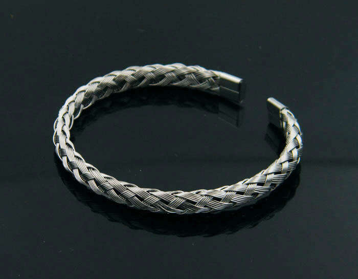 Exaggerate and domineering Fried Dough Twists braid open bracelet, simple personality, 100 matching accessories