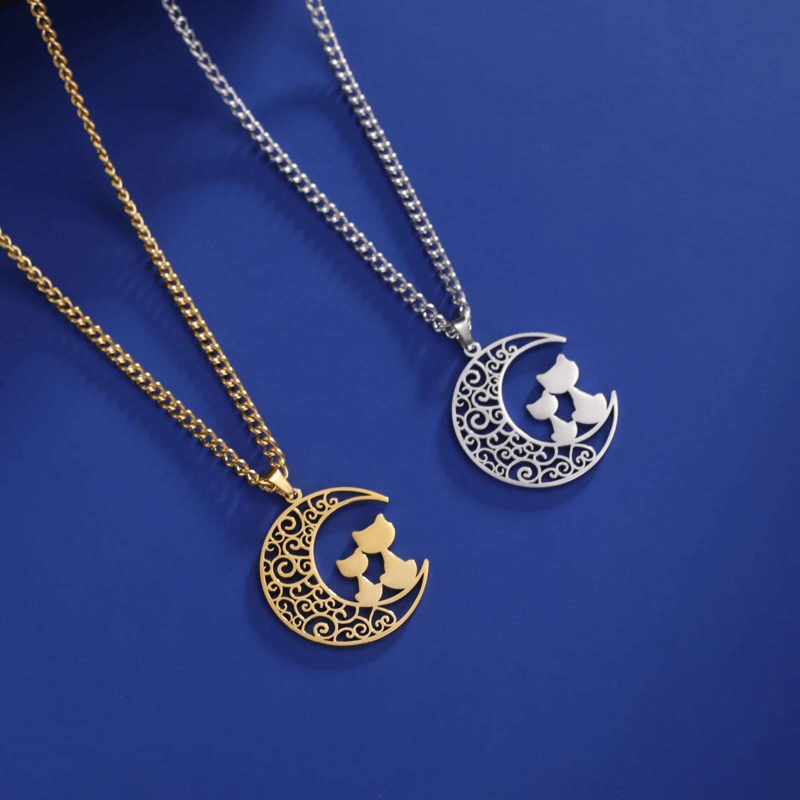 Skyrim Two Little Cats Moon Pendant Stainless Steel Necklace Men's and Women's Fashion Cute Cat Valentine's Day Gift Jewelry New
