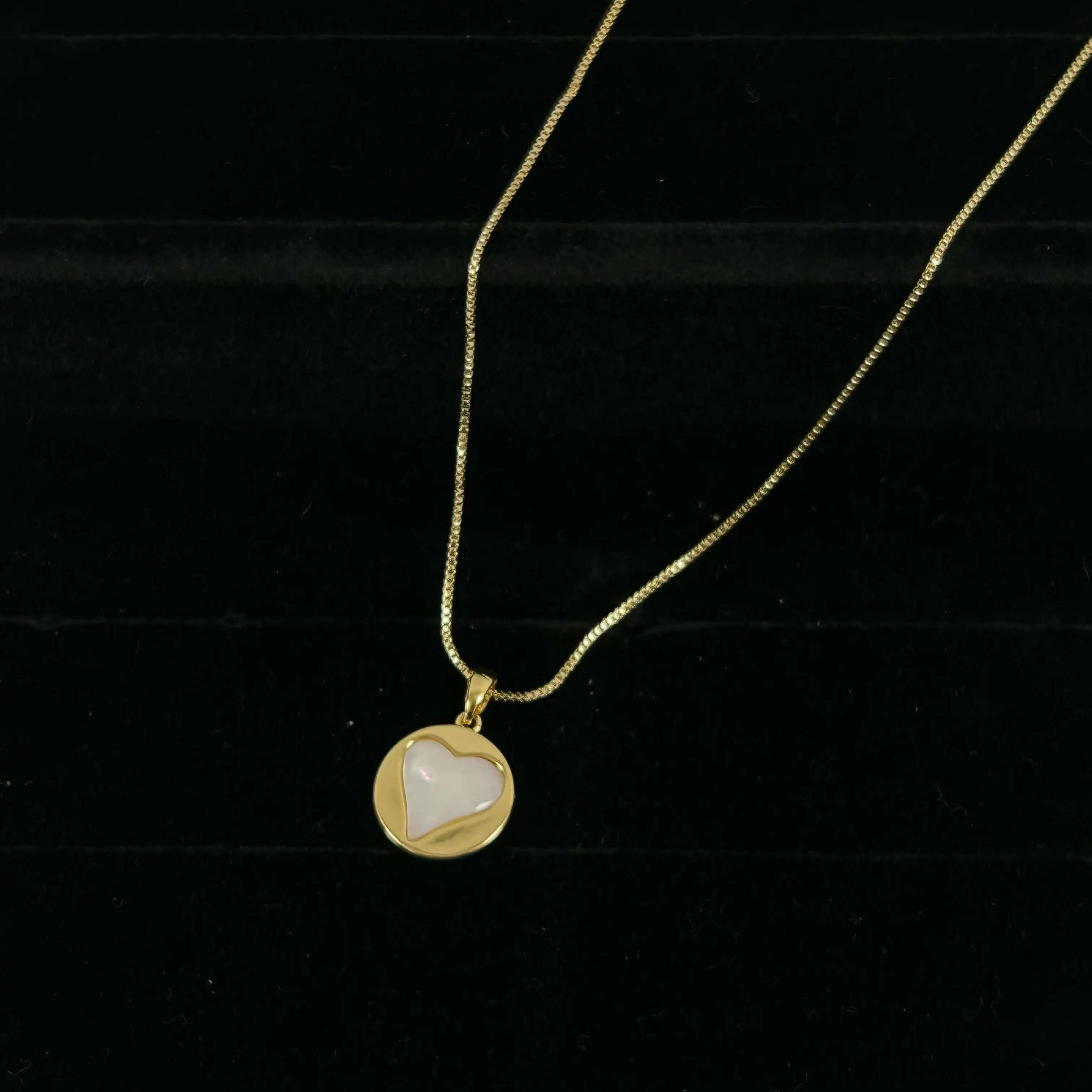 Cute Heart And Butterfly Natural Shell Pendant Plated s Sier Necklace Gift Jewelry