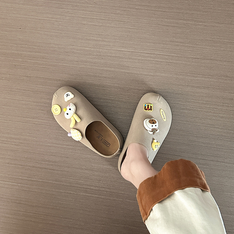 2025 new casual single toe flip flops for girls are suitable for female designers to wear outdoors. Spring new cartoon thick bottom half drag trend