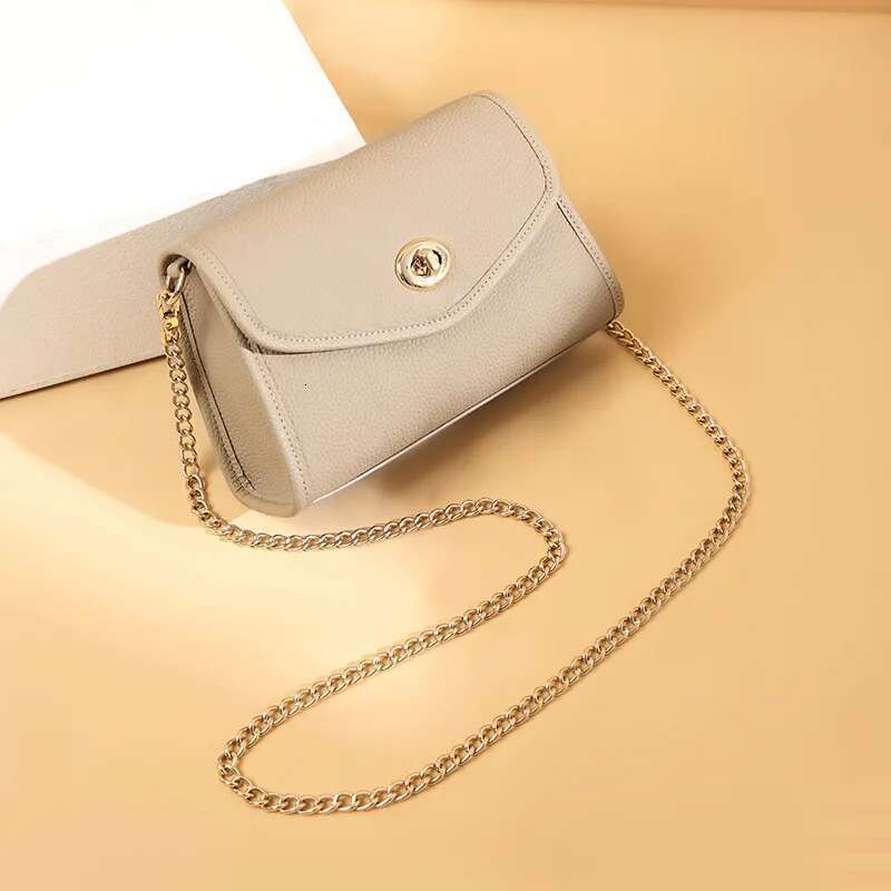Women's Chain Simple Commuter Crossbody Fashion Small Square Leather Shoulder Bag