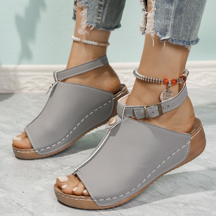 Large Slope Heel Thick Bottom Fish Mouth Cool Slippers 2025 Summer Buckle Beach Women's Shake Line Shoes ddmykukumalu