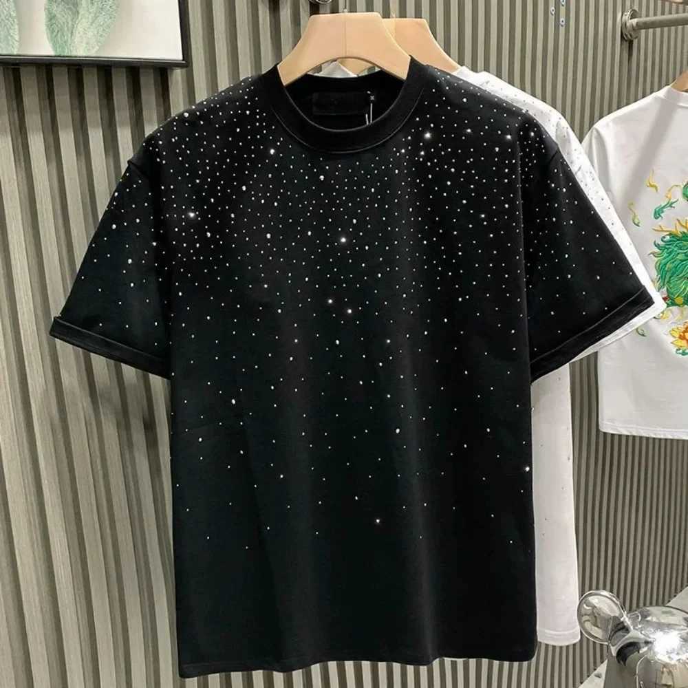 Summer Men Clothing Summer Rhinestone Rivet T-shirt Round Neck Casual T-shirt Korean Version Mens Short Sleeves TeeT250305