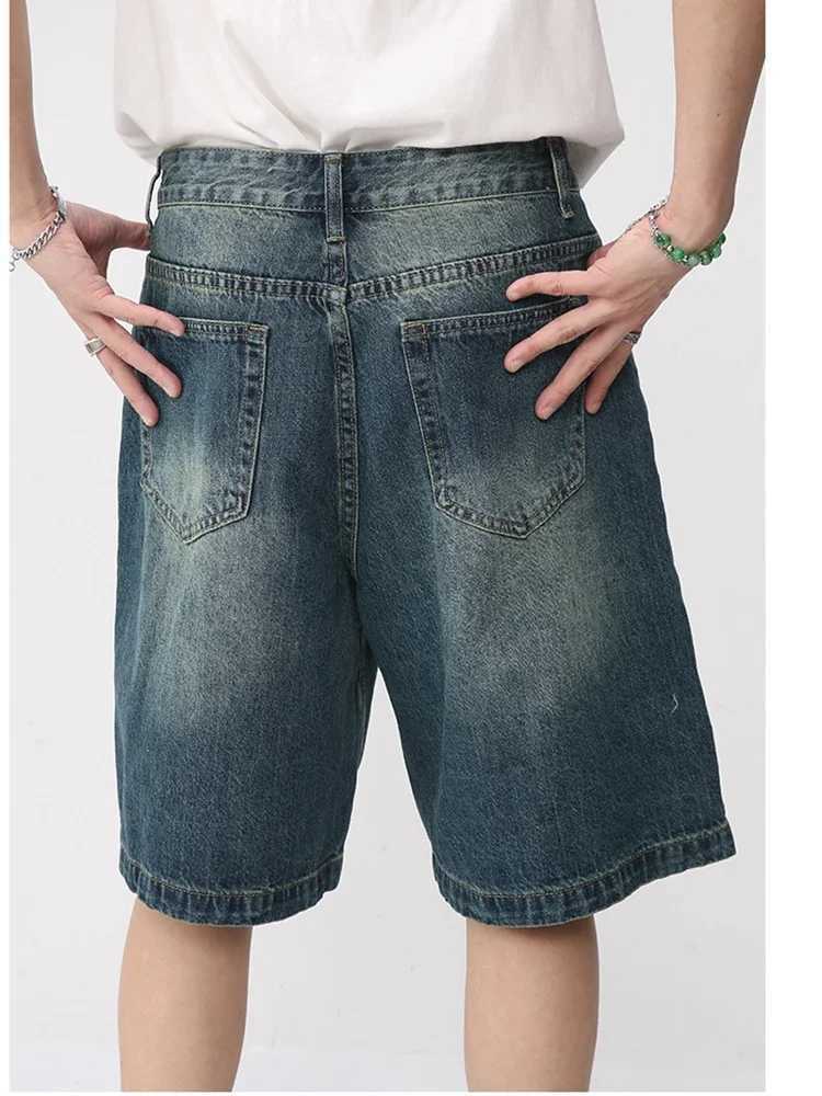 Men Summer Denim Shorts New Korean Loose Vintage Fashion Wash Casual Over Knee Capris Straight Leg PantsT250305