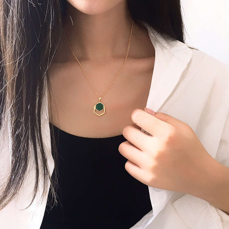Fashionable geometric layered pea collarbone necklace, exquisite work accessory