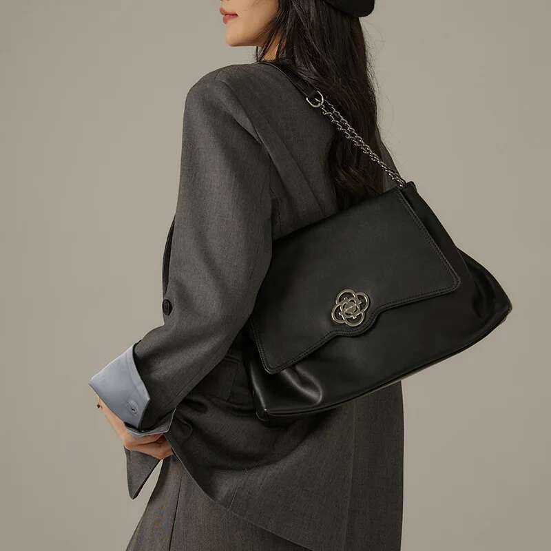 Simple Manufacturers Own Brown Black White Large Capacity Shoulder Chain Tote Bag