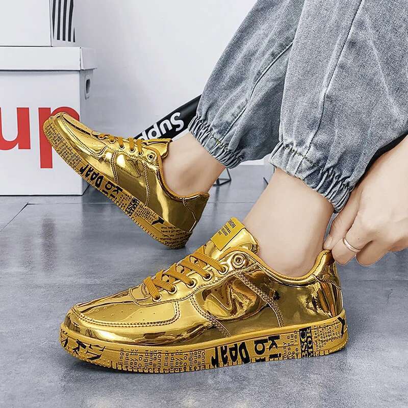 New Gold Couple Casual Glitter Sneakers Hip-hop Streetwear Skateboard Shoes Men Flat Designer Footwear