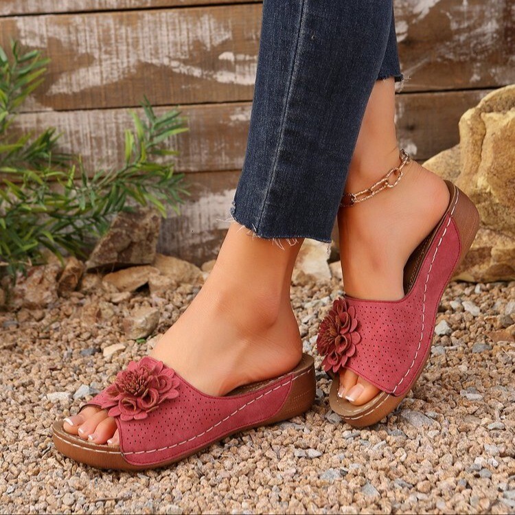 2025 Spring/Summer Large Shoes with Diagonal Heels and Open Toes New Style for Designer Women's Trendy Casual Sandals Wearing Slippers