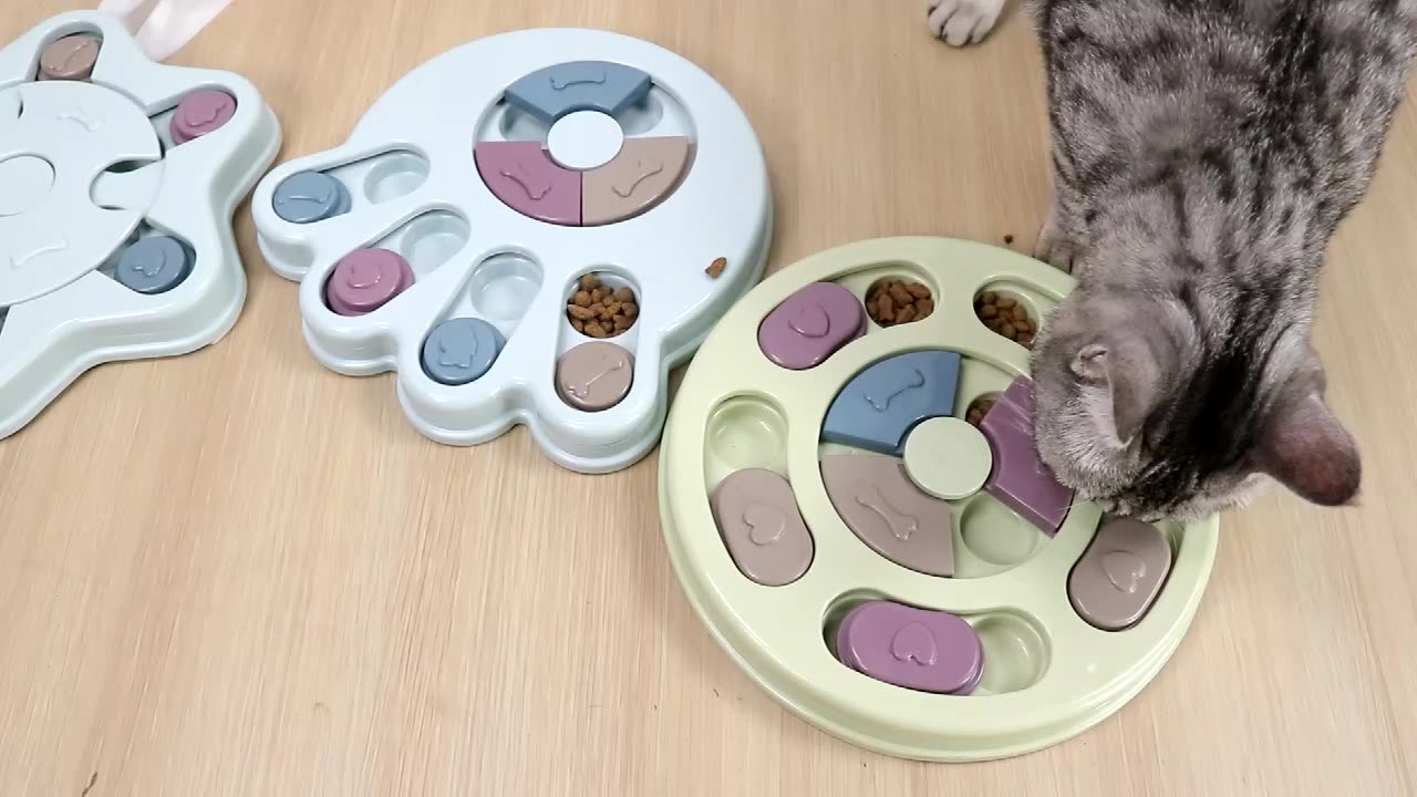 Automatic pet food dispenser cat feeder interactive pet Dog Treat Puzzle leakage food toys