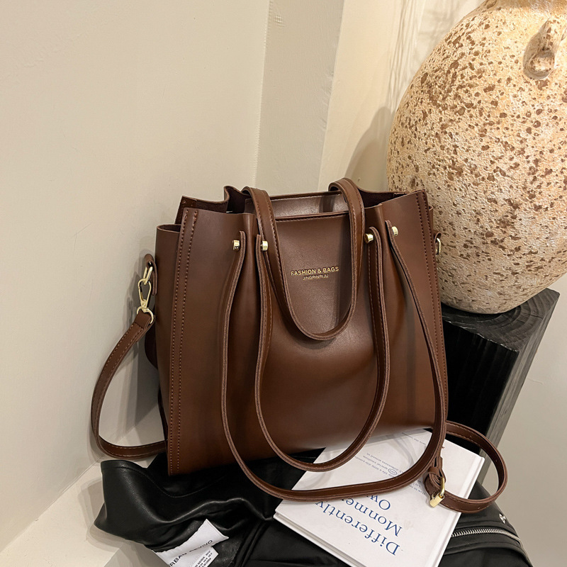 Female Niche Tote For Spring 2025, High-End And Large Capacity Commuting Bag That Can Hold Ipad
