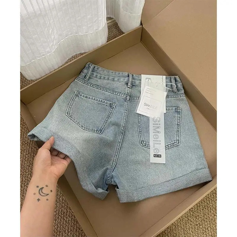 Denim shorts with bow and diamond n suitable for high waisted women 250304