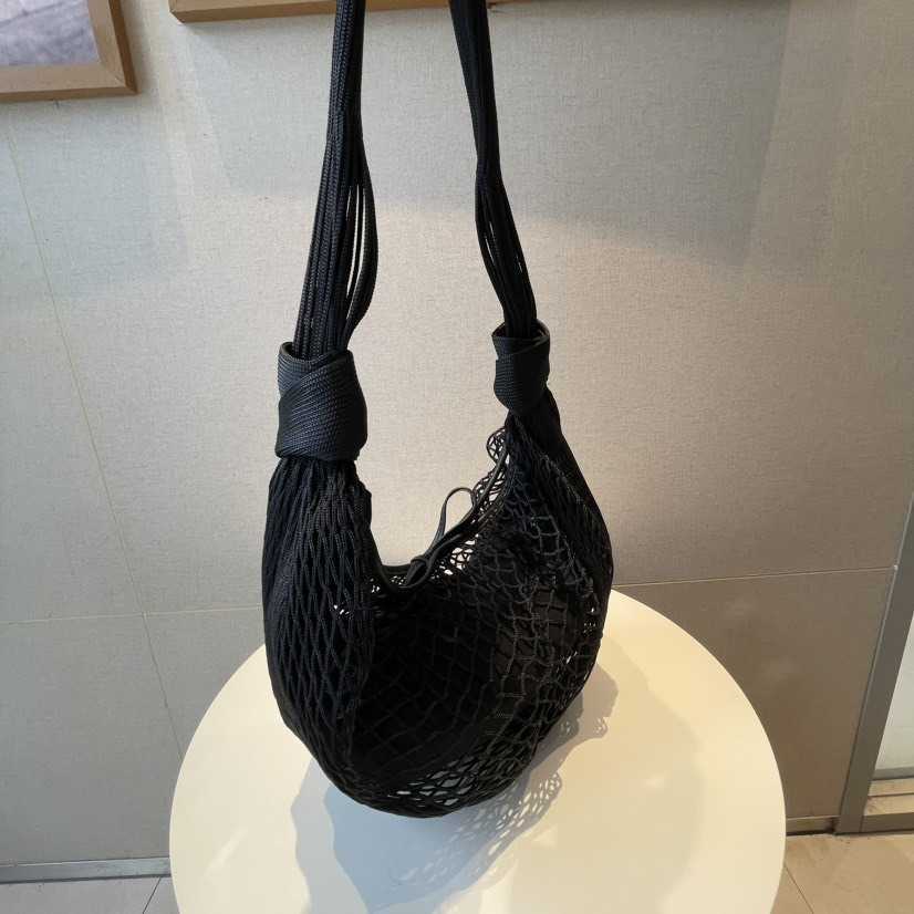 Trendy and Versatile Mesh Bag with Popular Internet Celebrity, Contrasting Color Horn Bag Design, Single Shoulder Crossbody Bag 250315