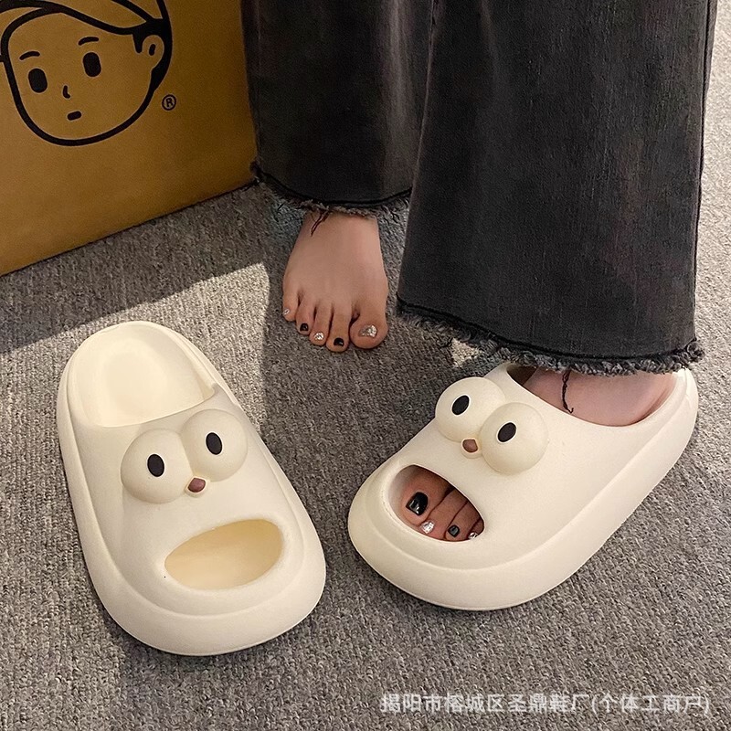 2025 new EVA big eyed women's anti slip, odor proof and have a feeling of stepping on feces. Summer designer couple wearing outdoor men's sh
