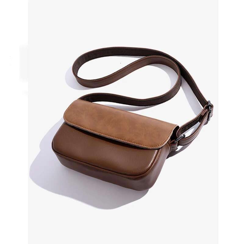 Men's Small Body Japanese Retro Casual Shoulder Fashion Brand Crossbody Leather Flap Messenger Men's Bag