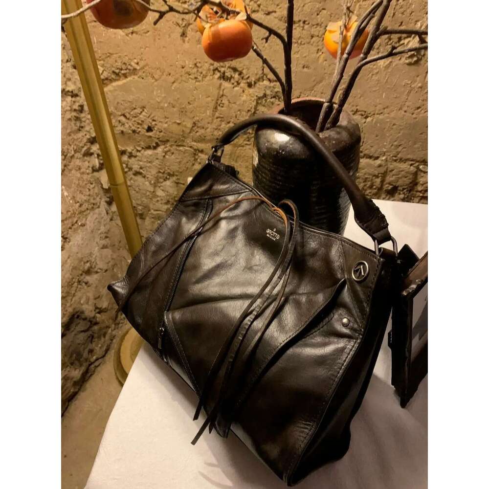 New Lapel Leather Large Capacity Simple Commuter Hand Bill Shoulder Crossbody Bag