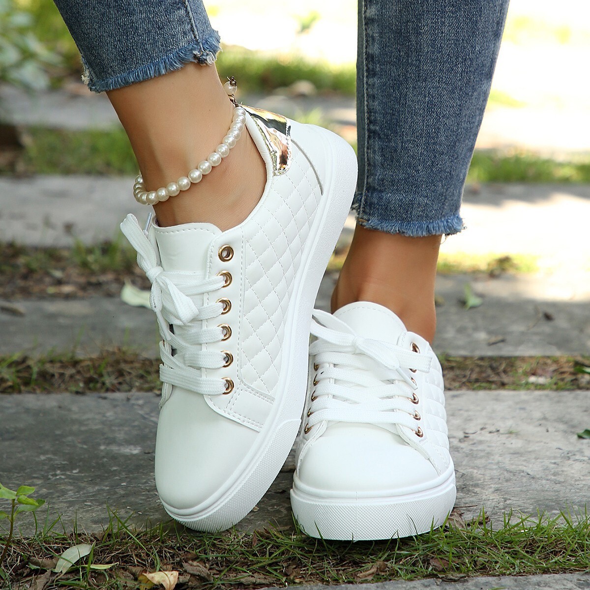2025 Spring New Large Designer Women's Flat White Round Head Simple Solid Color Casual Board Shoes Trendy Casual Shoes