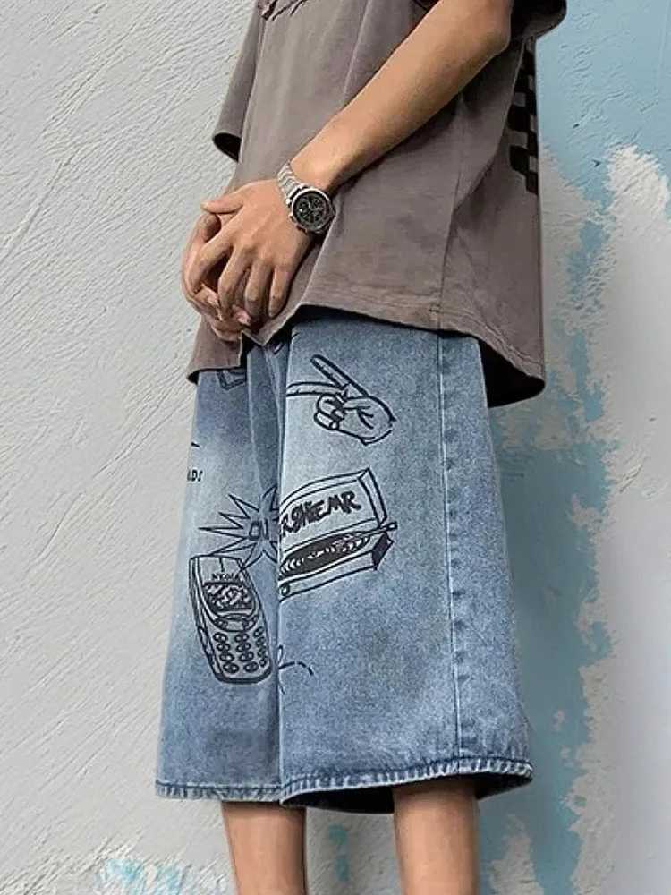 Summer Men Bodybuilding Embroidered Shorts Jeans Male Wide Leg Knee Length Retro Denim Pants Loose Graffiti Drawstring PantsT250305