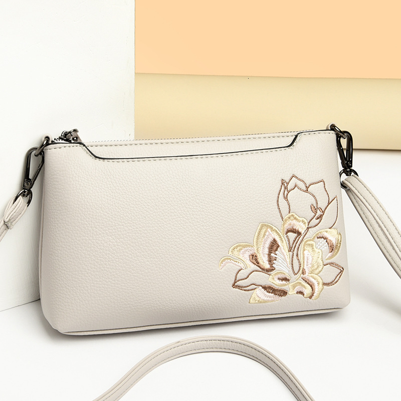 Small Women's Crossbody Bag, 2025 New Embroidered Chinese Middle-Aged Mother Style, Mobile Phone Change, Texture, Hand-Held Bag