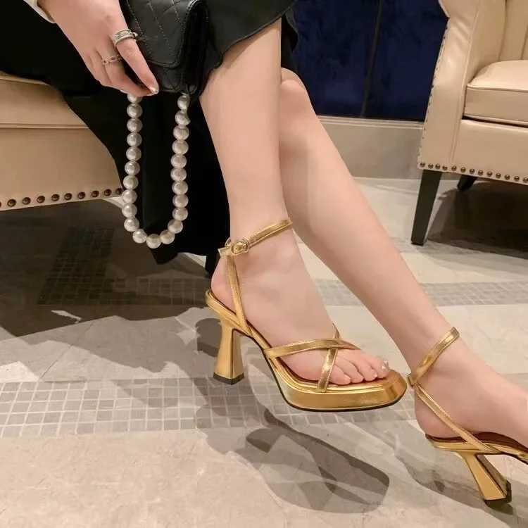2025 Hot Sale Spring and Summer New Fi Simple Womens Sandals Gold Sier French Sexy Chunky High Heels Womens ShoesXJ2500305