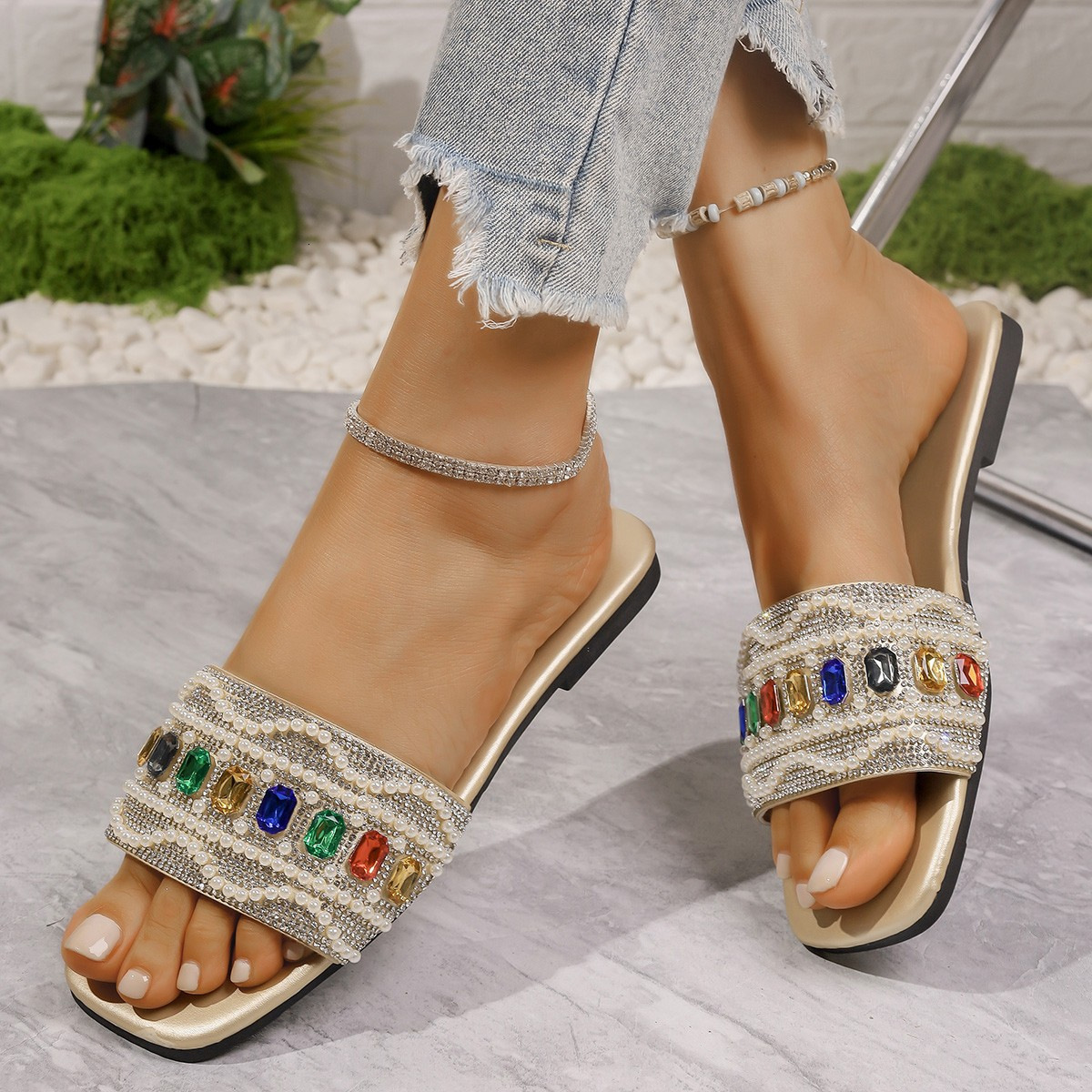 2025 new square headed flat bottomed casual beach slippers designer women's trendy with colorful rhinestone beads plus size sandals