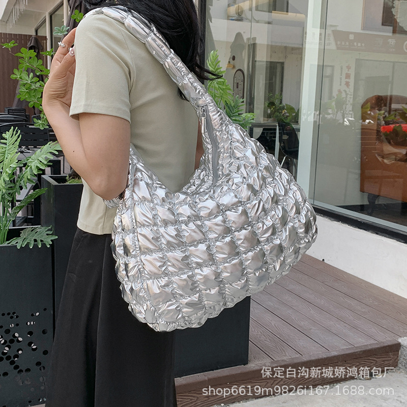 Korean Extra Large Folded Cloud 2024 New Fashion Shoulder Down Cotton Casual Crossbody Bag For Women