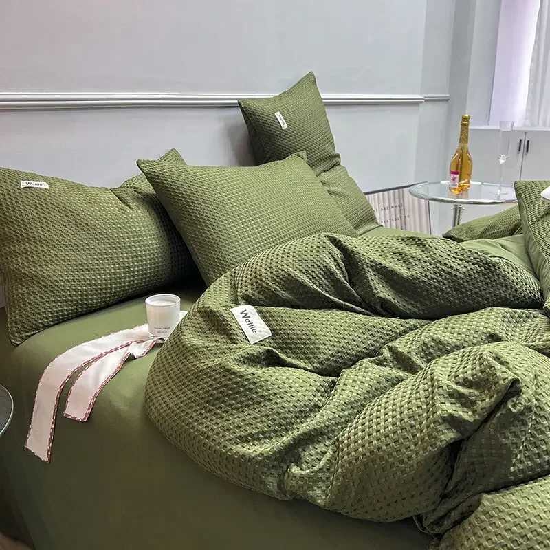Bedding Set Luxury High Grade Light Washable Cotton Waffle Four Piece Olive Green Quilt Cover Bed Sheet Dormitory Three PieceT250304