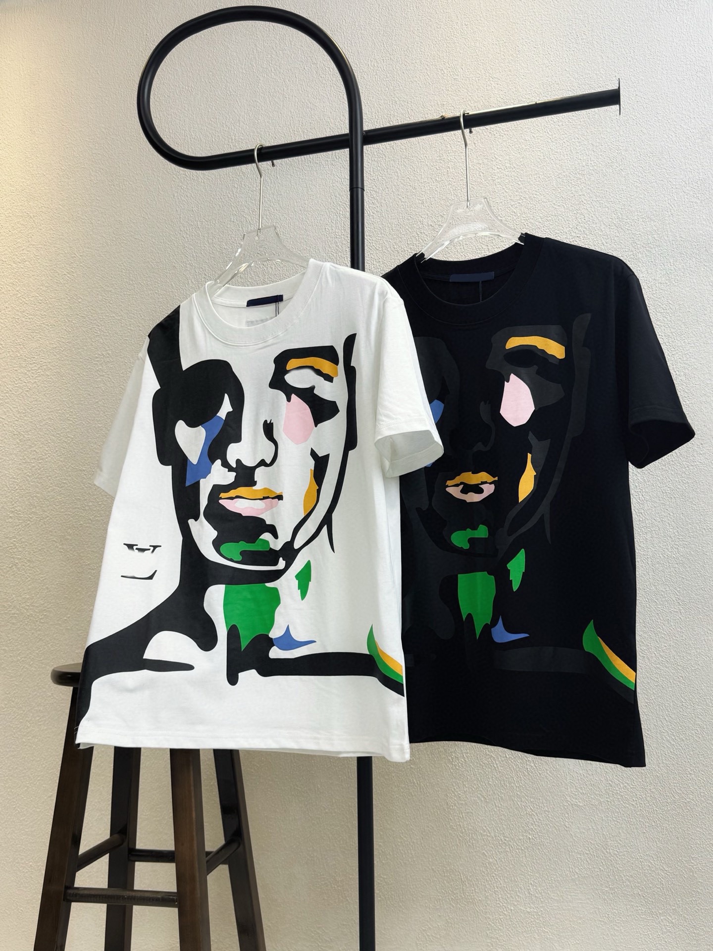 2025 Tees Mens Designers T Shirt Man Womens tshirts With Letters Print Short Sleeves Summer Shirts Men Loose Tees Asian size S-XXXL tp2022