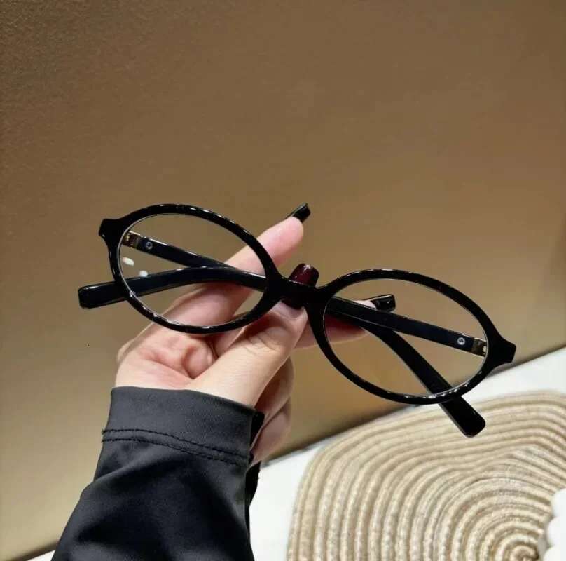 2025 model New Frame Oval Shape Sunglasses Classic Men's Vintage Sun Women Outdoor Leisure Eyewear UV400 Glasses Shades