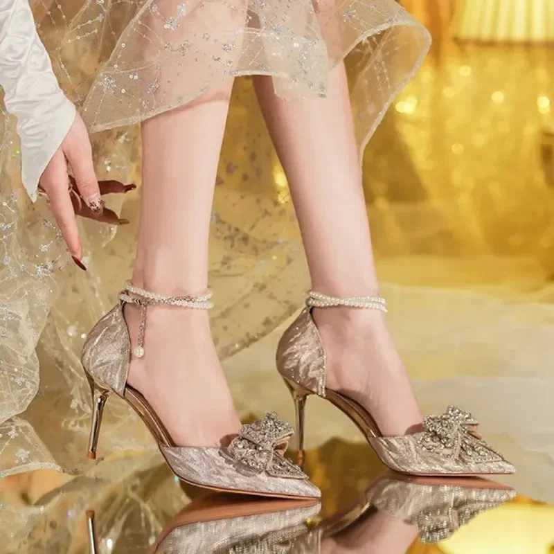 2024 Summer Luxury Womens High Heels Rhine Butterfly Pearl Champagne Party Wedding Shoes Birthday High HeelsXJ2500305