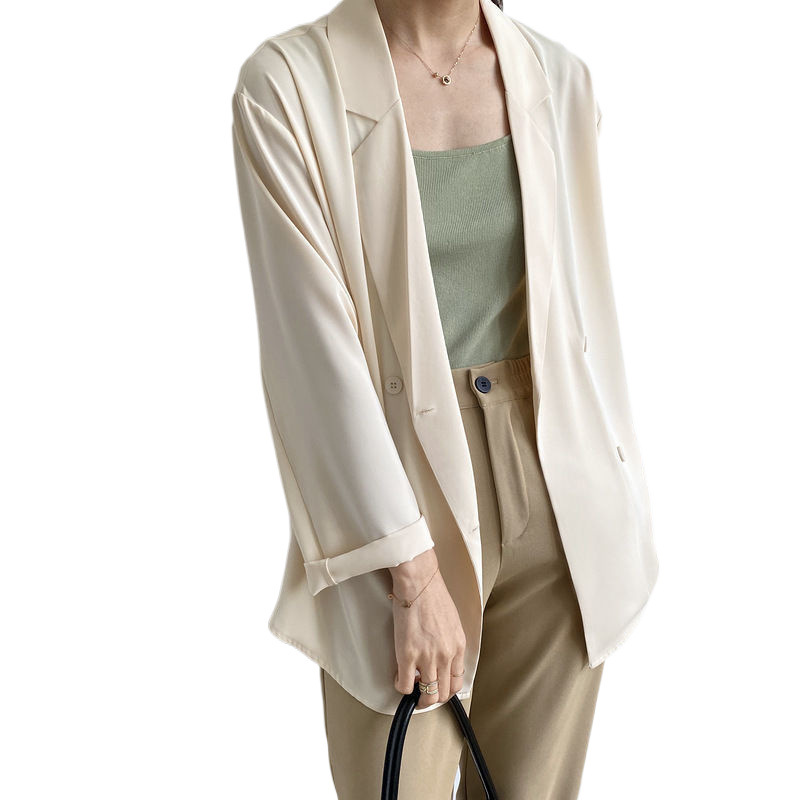 X34Street-Inspired Women's Suit Jacket - Comfortable Short Design for Smaller Frames