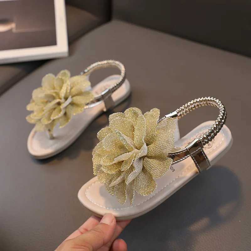 Girls Sandals 2023 Summer New Bling Flowers Baby Children Fashion Soft Bottom Student Shoes Kids Slippers Pink Flats Flip Flops X250305