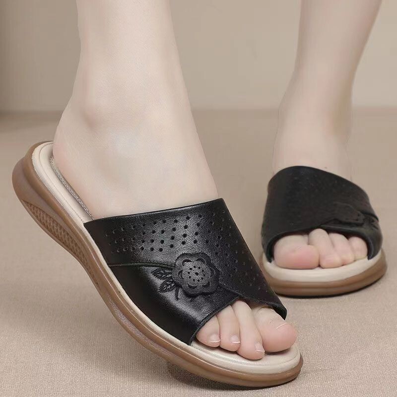 2025 new soft sole comfortable and cool designer women's slippers, size 41, summer fashion anti slip Korean version beach shoes, trendy casual sa