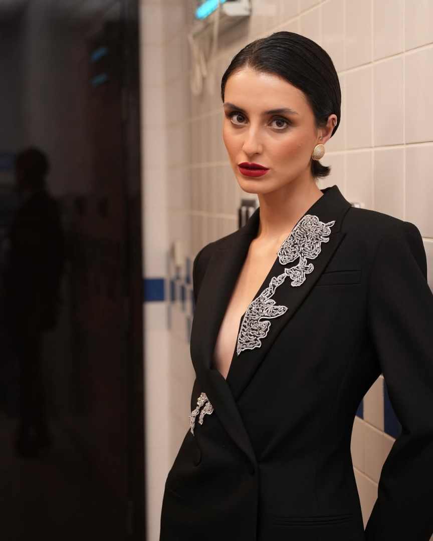 Sexy Mother Suits Peaked Lapel Appliques Double Breasted Women Business Blazer 1 Piece Set Jacket Work Wear Ladies Suit Customized