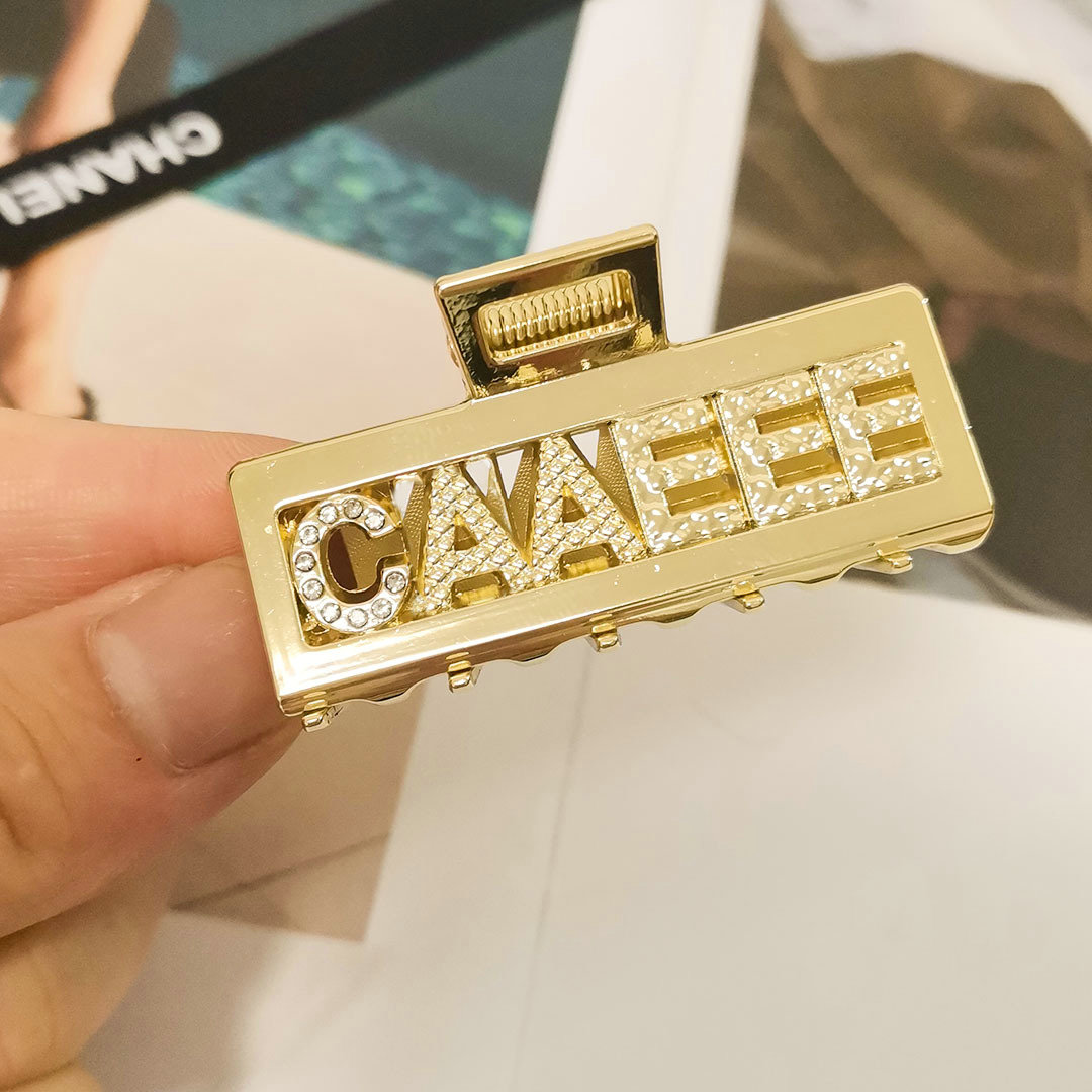 Fashion Simple Gold Hair Claw Clip Letter Geometric Elegant Hair Clip Claw Clamp for Girls Headwear Designer Jewelry Women Hair Accessories
