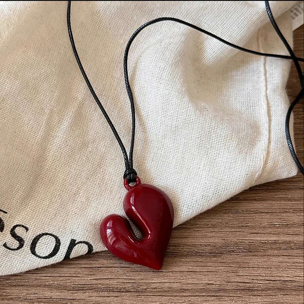 Red Pendant vintage 80s Aesthetic Love inspired choker New Fashion Romantic Heart Necklace For Women